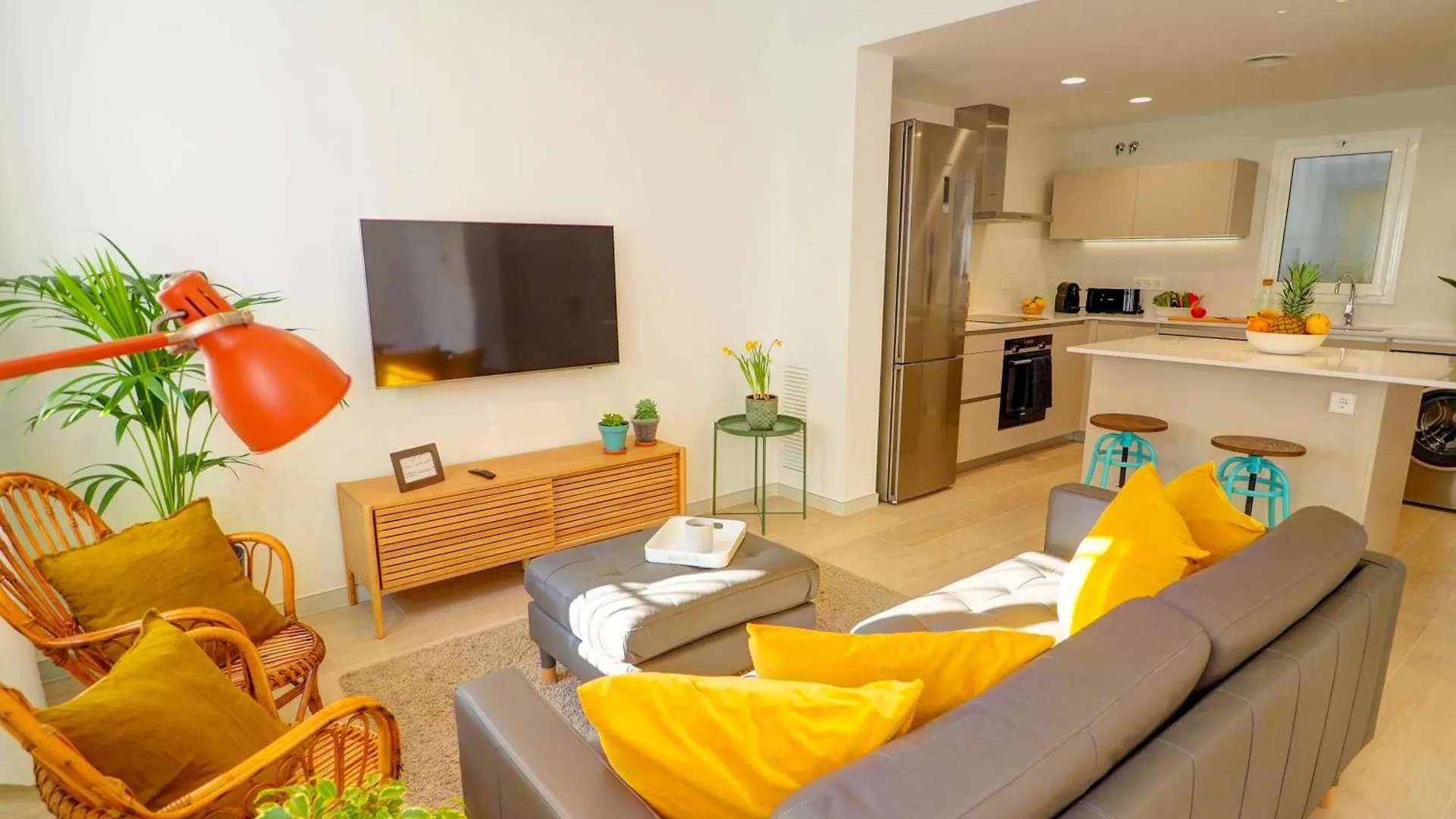 Sebastian Patio By Hello Homes Sitges Apartment