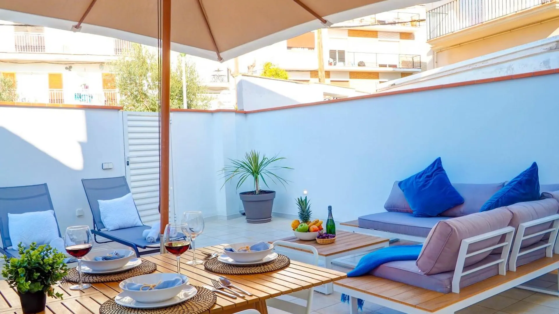 Sebastian Patio By Hello Homes Sitges