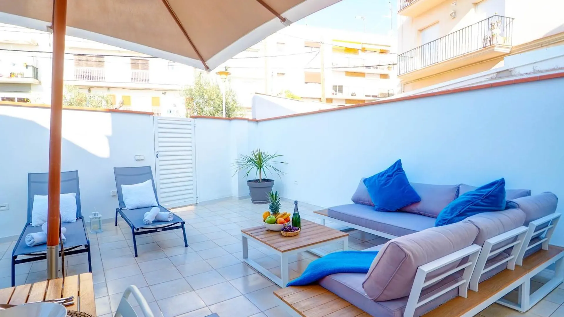 Sebastian Patio By Hello Homes Sitges